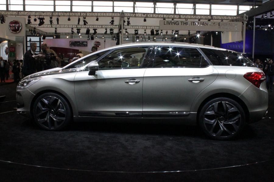  Citroen DS5 2012 года  (фото 102 из 182)